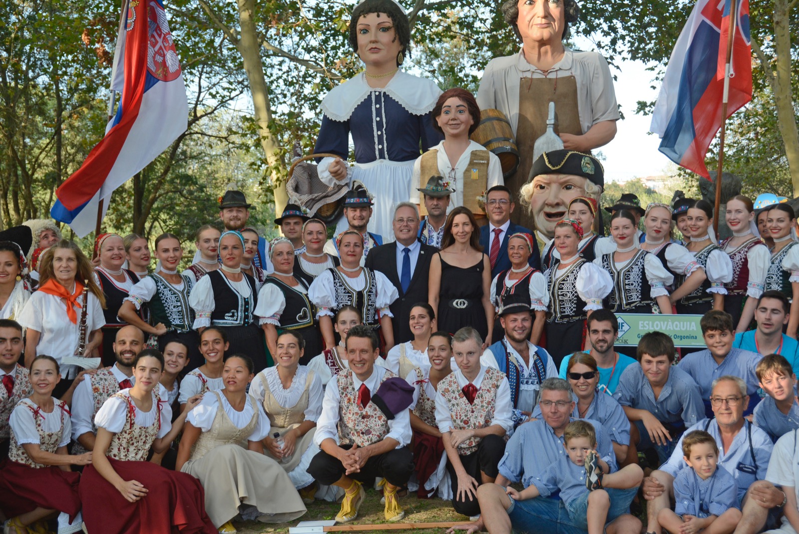 Tordera s'omple de cultura popular amb la cloenda de les 51es Jornades Internacionals Folklòriques de Catalunya