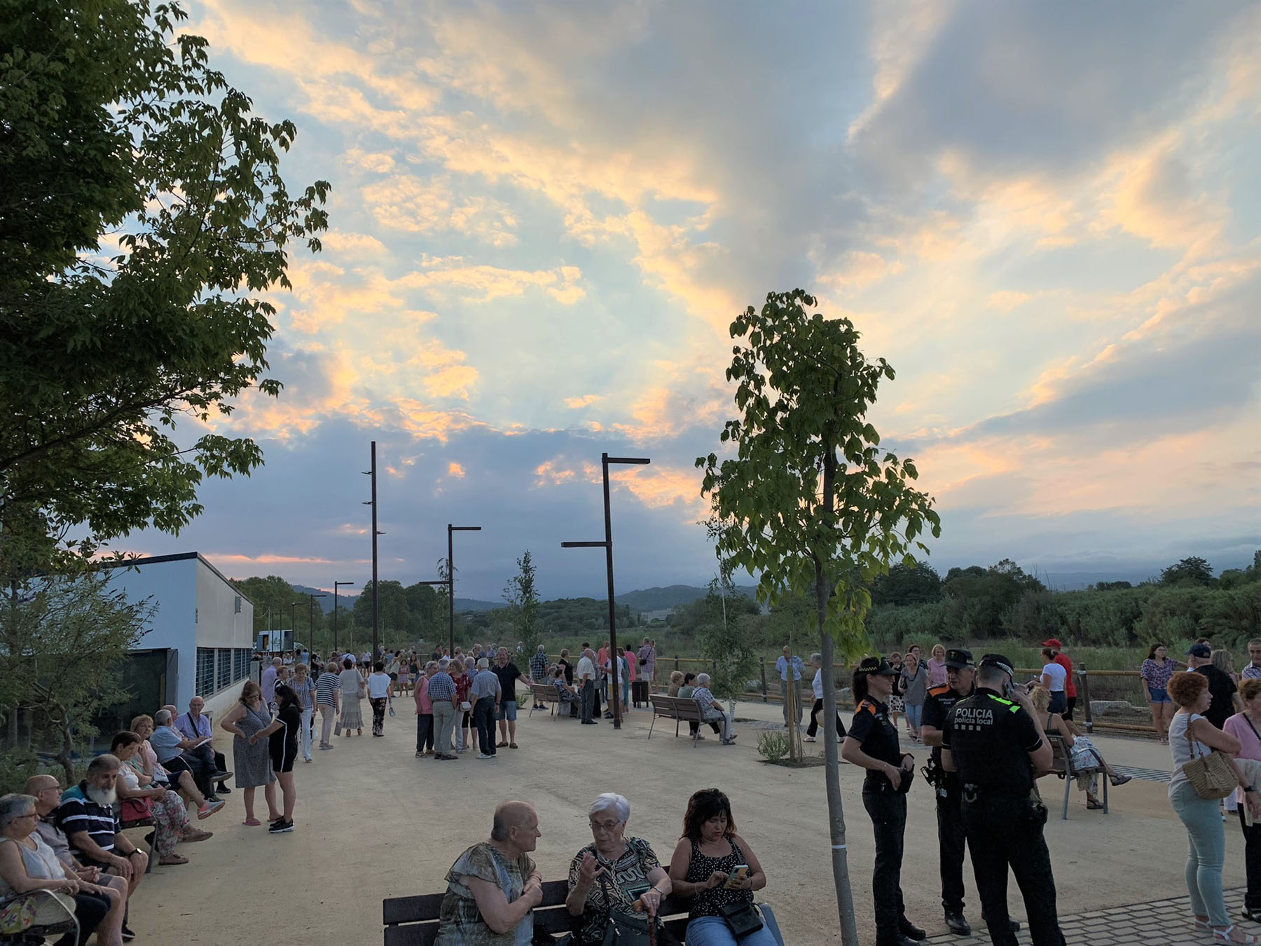 El nou passeig fluvial i l'avinguda de la cultura popular ja estan oberts al públic