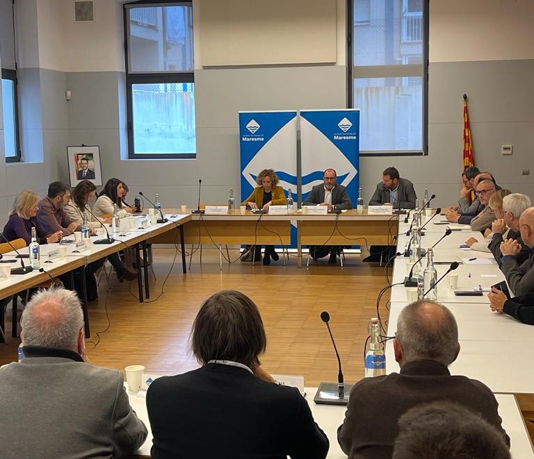 L'alcaldessa de Tordera Elisabet Megias participa en la trobada amb la consellera de territori Ester Capella i els alcaldes del Maresme