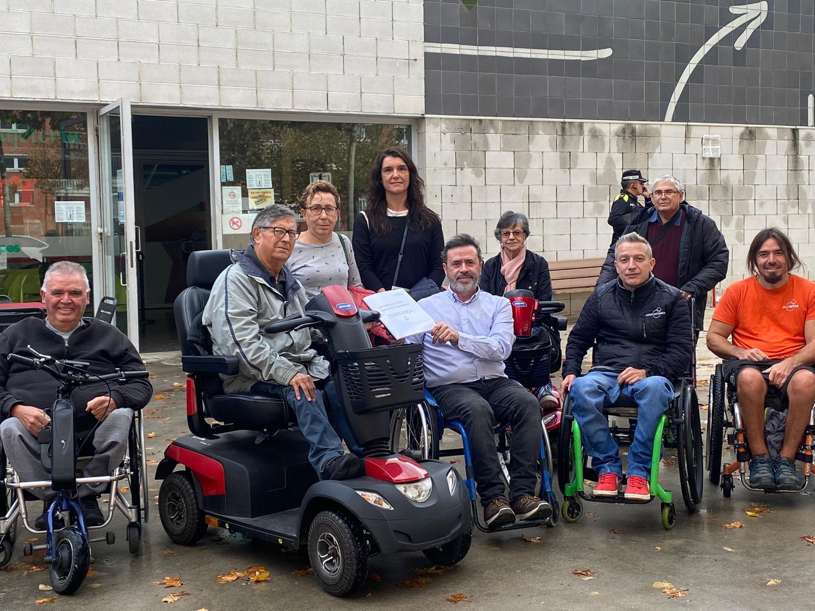 Tordera treballa en un estudi de millora de la mobilitat per a les persones amb diversitat funcional