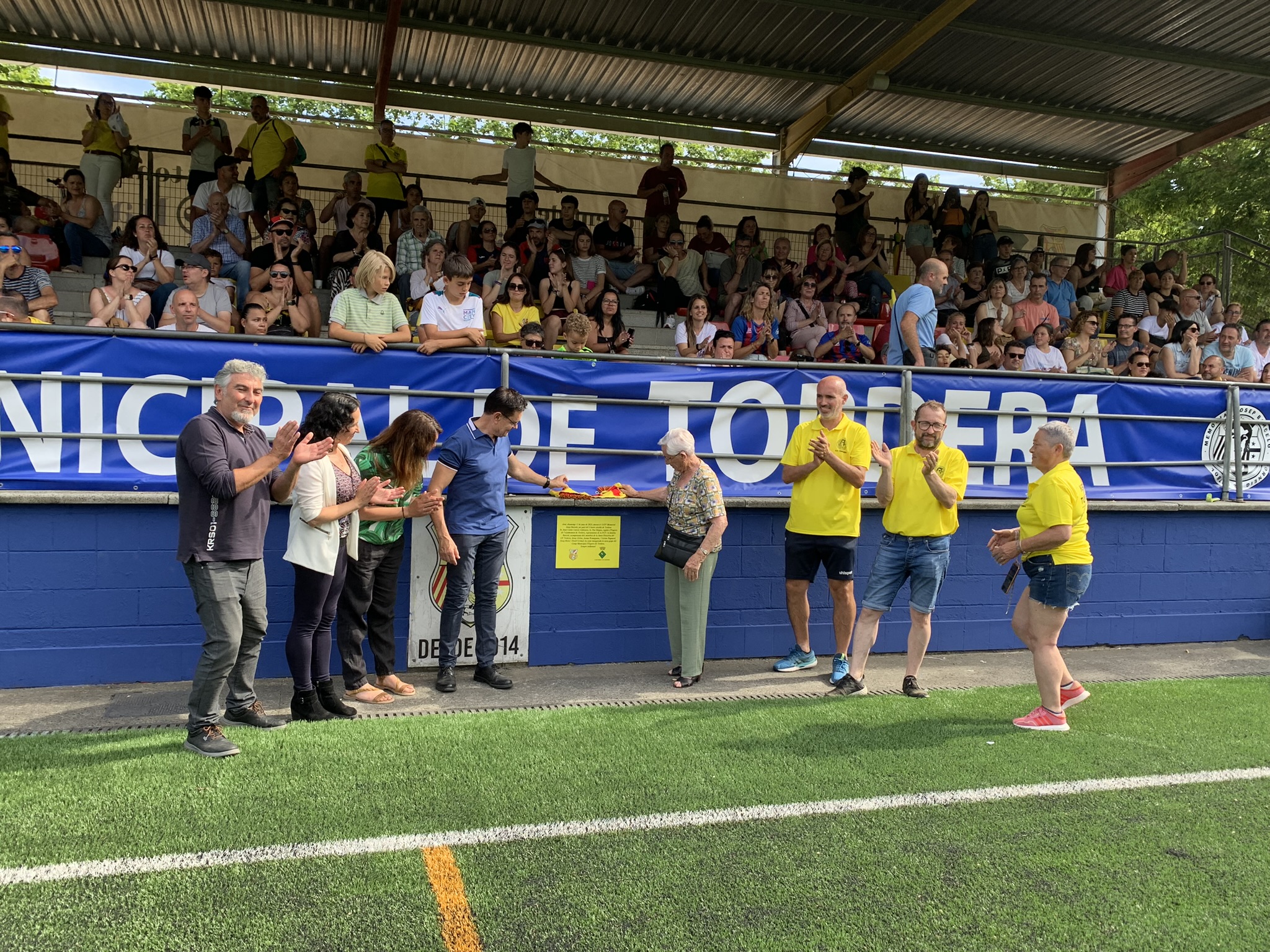El CFTordera organitza un acte d'inauguració de la nova gespa artificial del Camp Municipal d'Esports