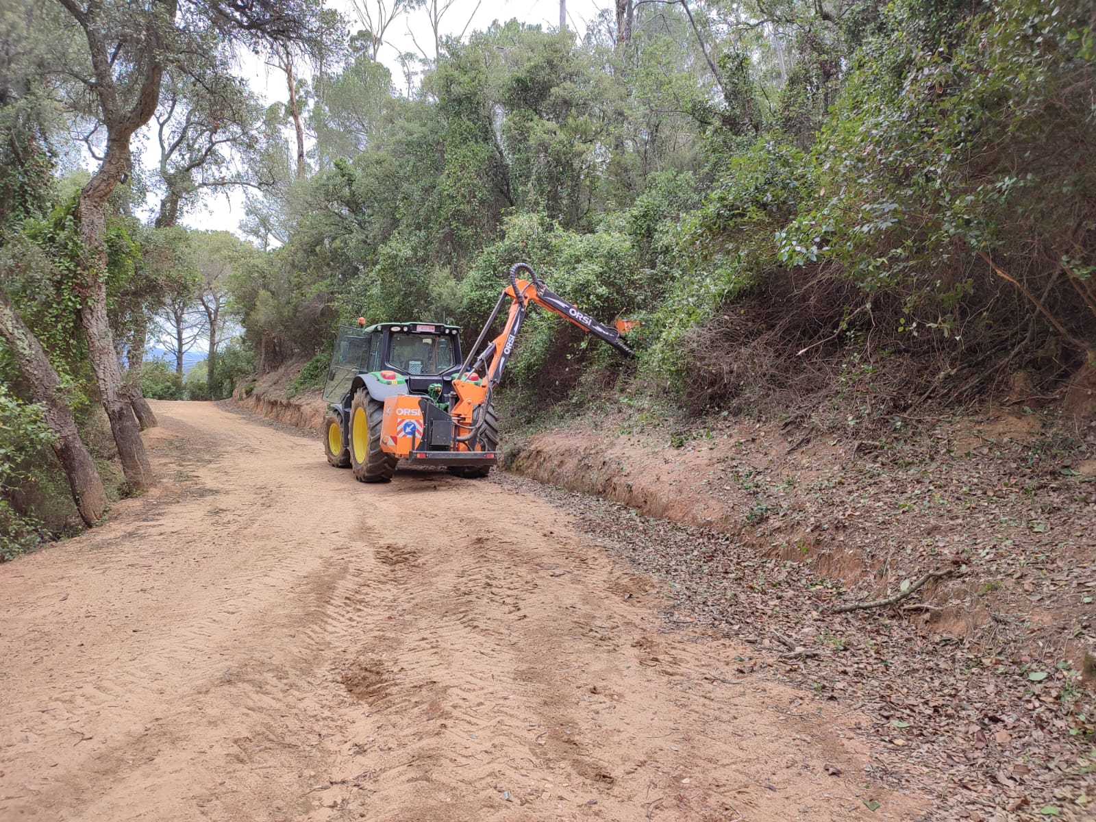Tordera treballa amb el manteniment de la xarxa bàsica de camins del pla municipal de prevenció d'incendis forestals