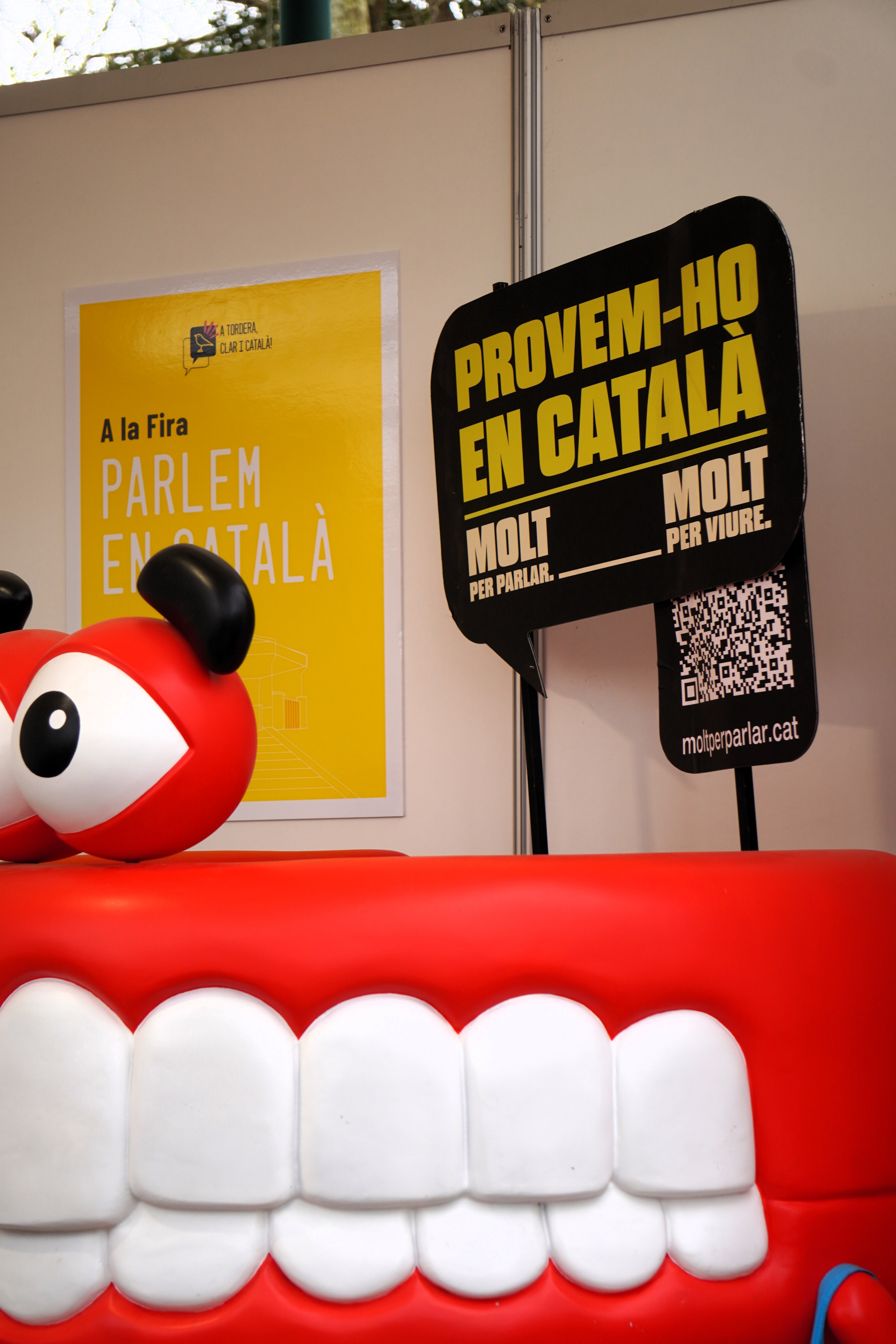 Un concurs de relats breus o l'intercanvi de pr&agrave;ctica de la llengua son algunes de les activitats de l'espai 